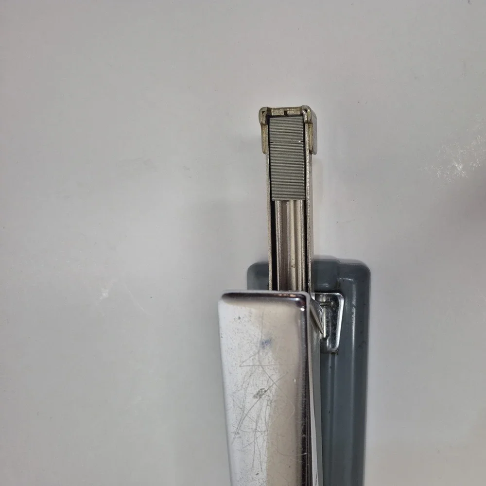 Novus B21 Stapler Gray Desk Top Made In Germany works great MCM DBP1014074